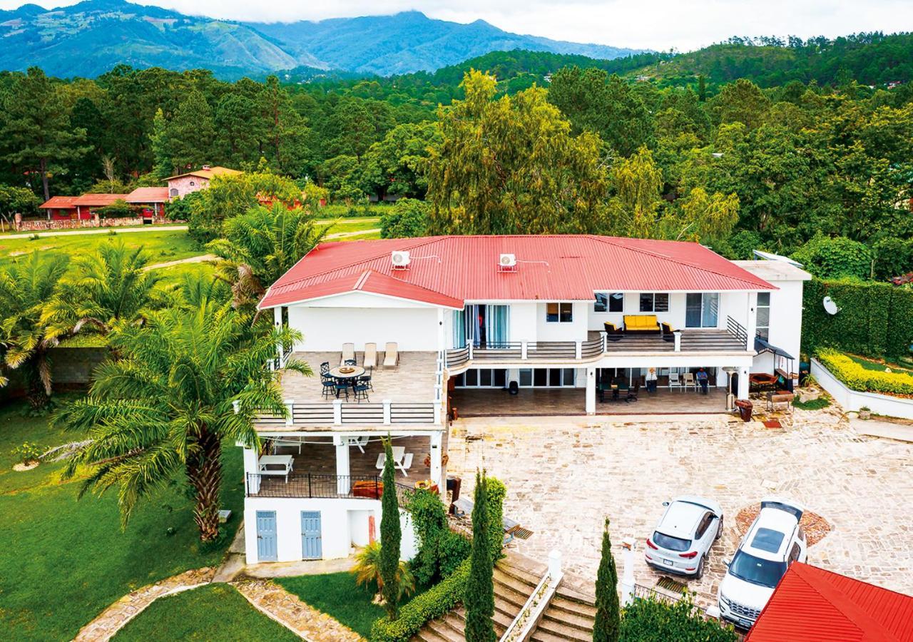 Hotel Cocoview, Bar & Restaurante Valle de Angeles Exterior photo